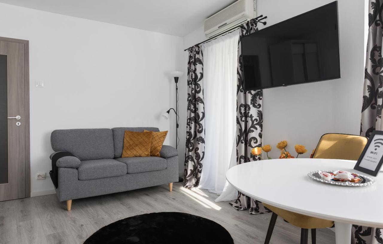 Lion'S Unirii Apartment Bucharest Exterior photo