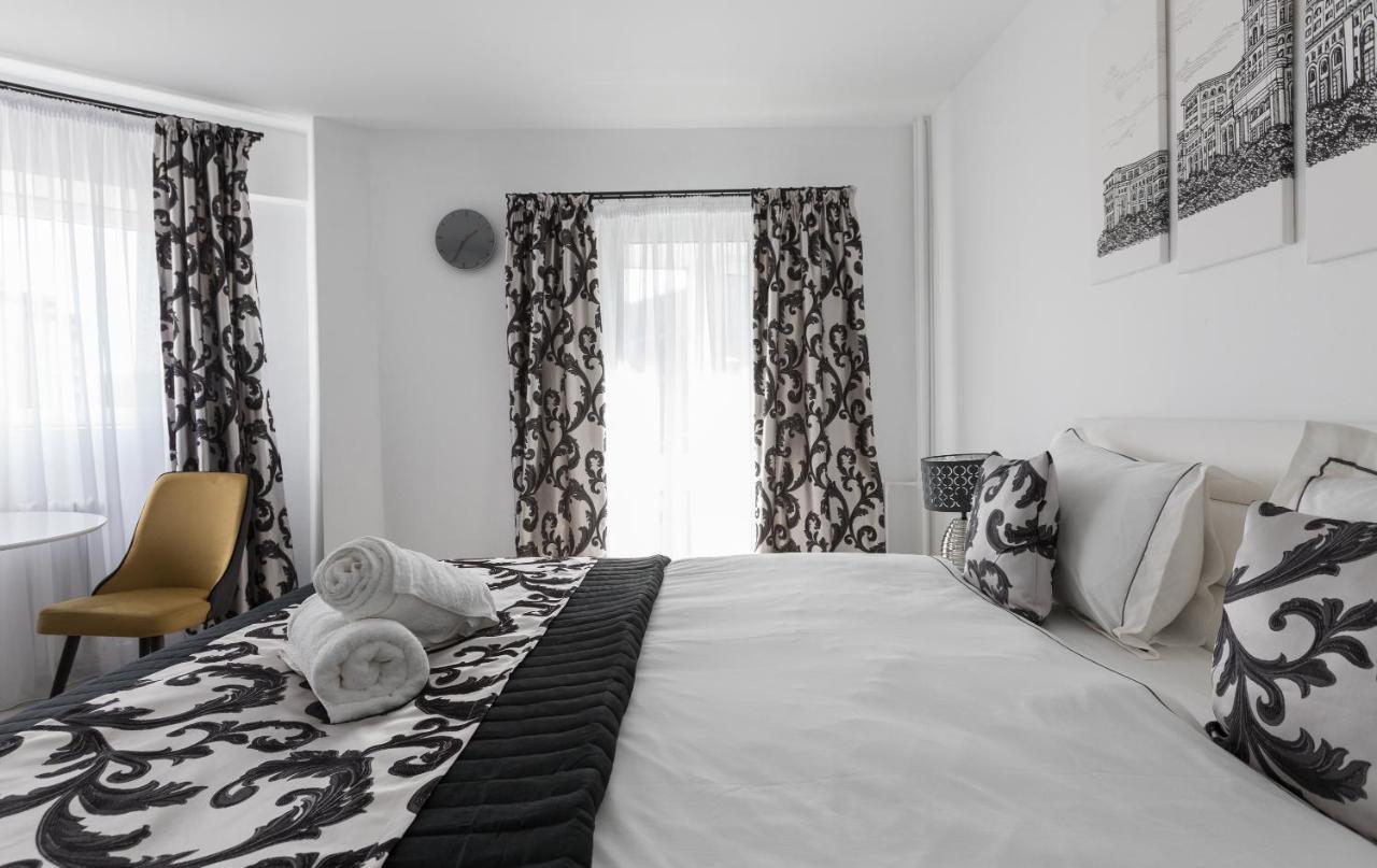 Lion'S Unirii Apartment Bucharest Exterior photo