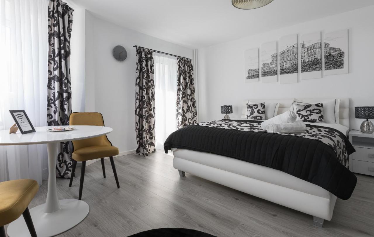 Lion'S Unirii Apartment Bucharest Exterior photo