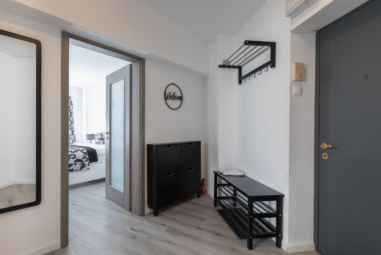 Lion'S Unirii Apartment Bucharest Exterior photo